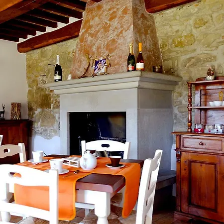 Agroturismo Il Castiglione Agriturismo Bio *
